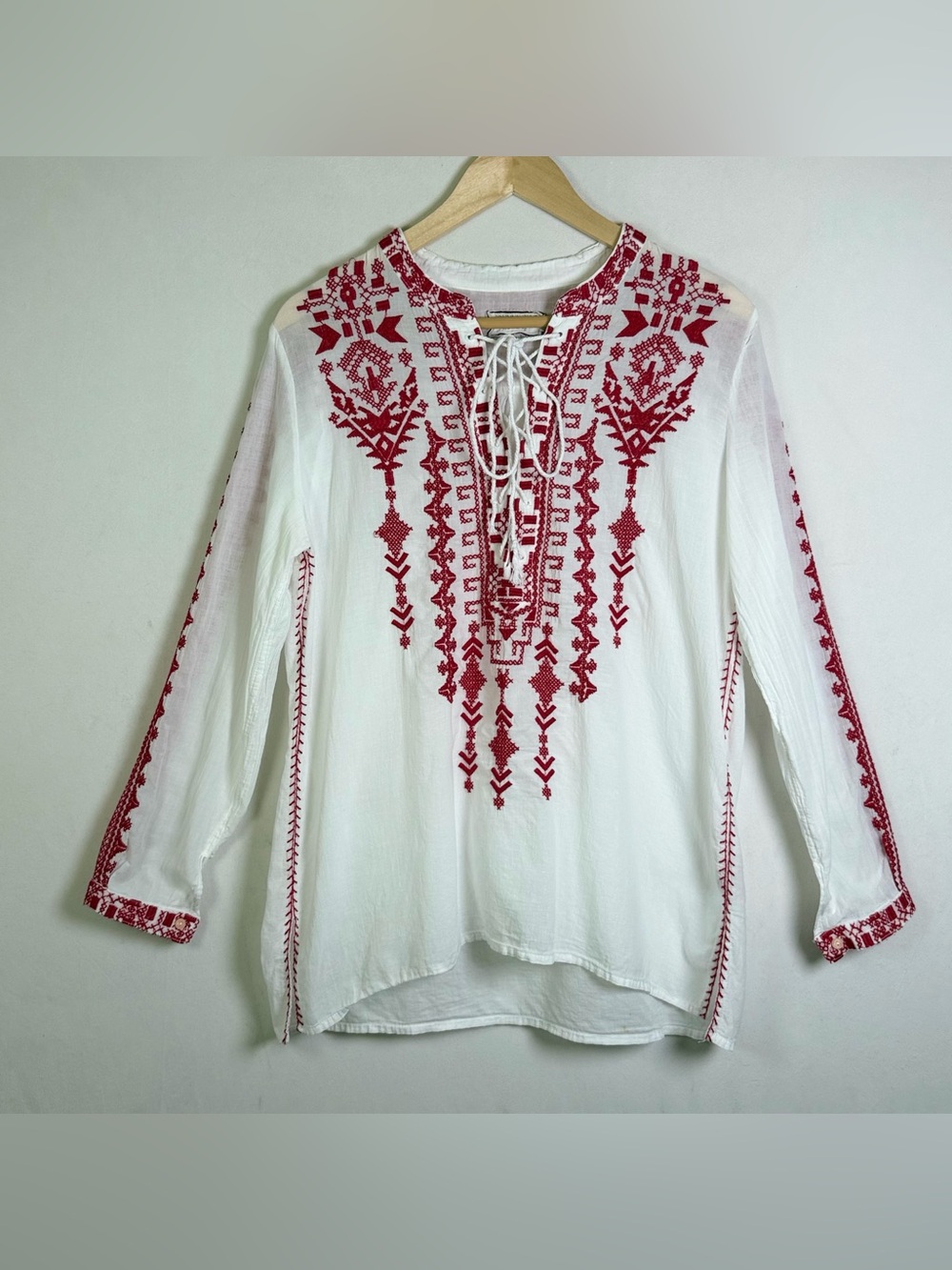 Johnny Was Workshop Women M White Red EmbroideryTunic Boho Peasant Blouse *flaw* - Picture 2 of 13